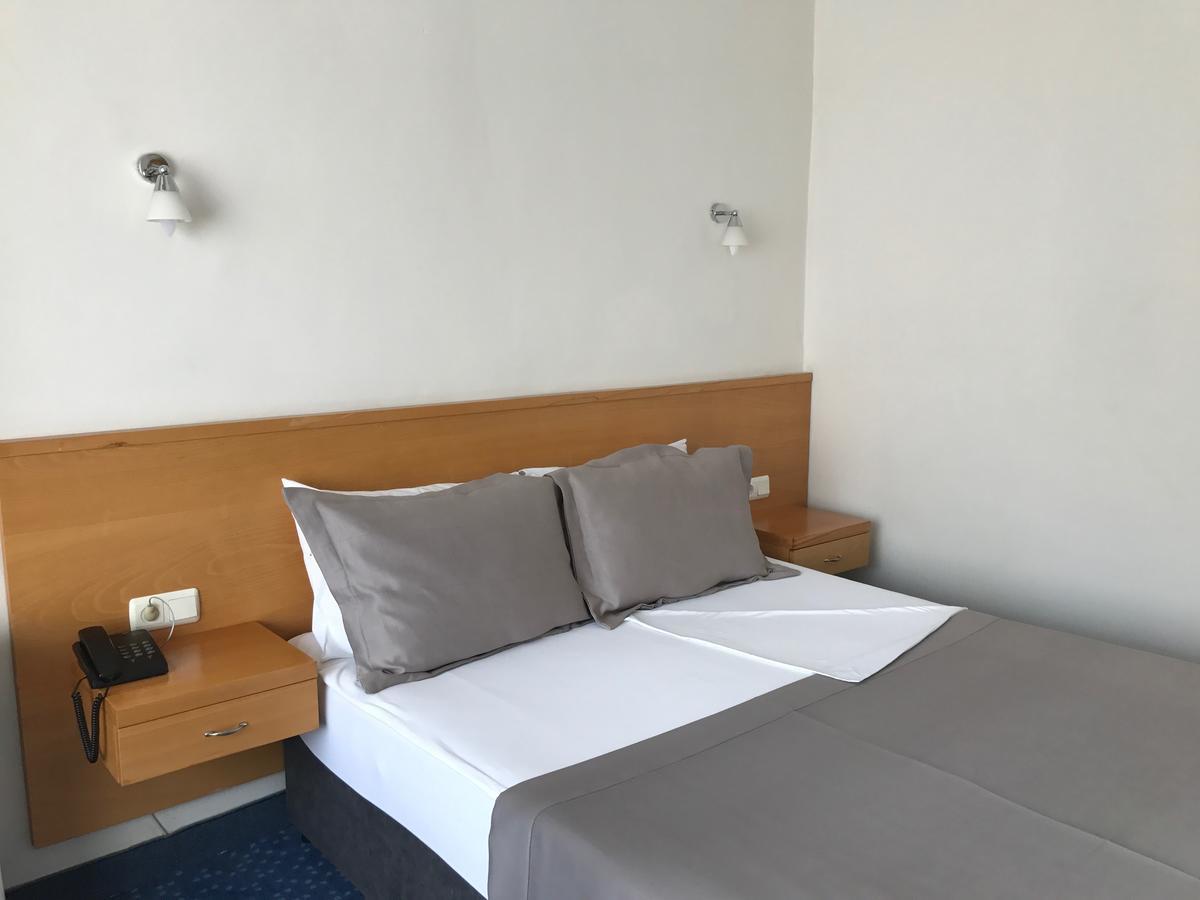 Hande Hotel Mustafakemalpaşa Exteriér fotografie