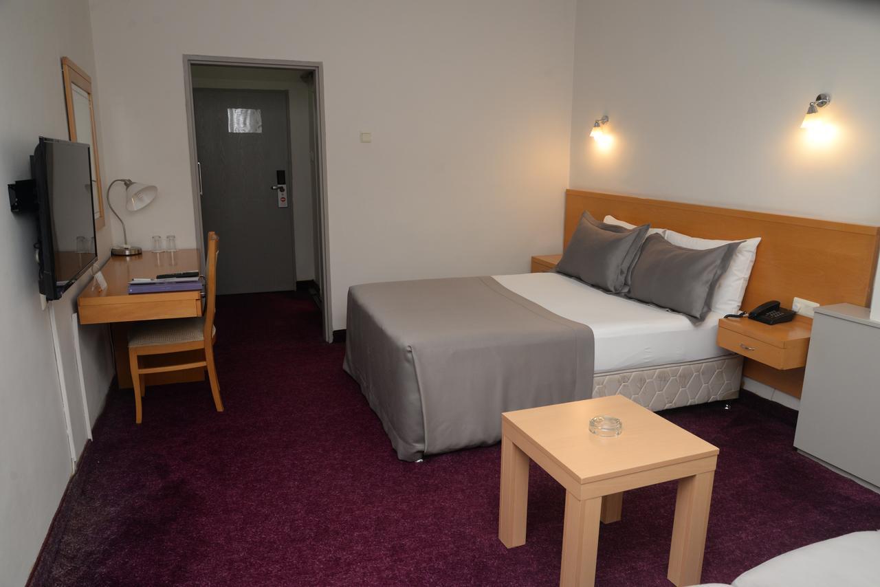Hande Hotel Mustafakemalpaşa Exteriér fotografie